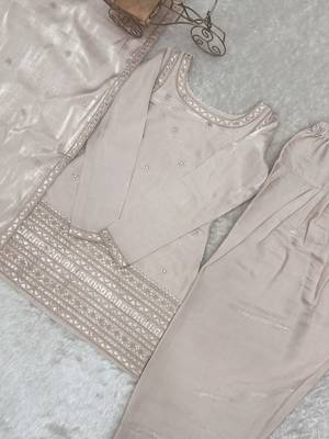Designer cream ethnic kurti set with farshi pant & border dupatta 4