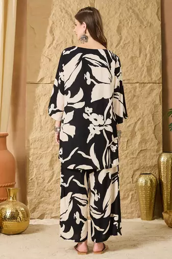 Women Floral Printed Regular Kurta with Palazzos