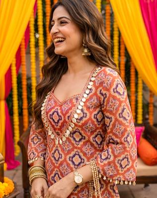 Brick red geometric print kurti crop-top sharara set 2