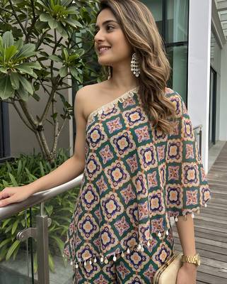 Forest green geometric one-shoulder co-ord set 2
