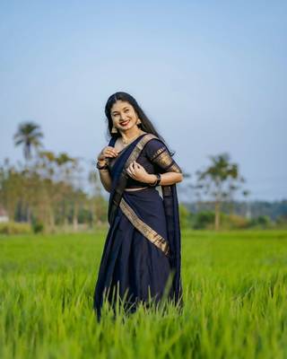 Women’s Navy Blue Traditional Saree with Golden Woven Border and Matching Blouse 5