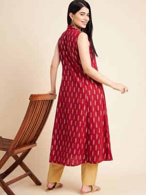 Women floral printed sleeveless cotton a-line kurta 3