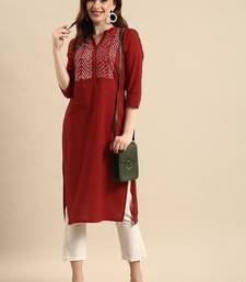 Women maroon geometric yoke design cotton kurta