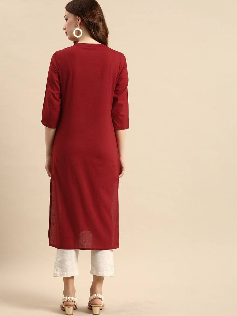 Women maroon geometric yoke design cotton kurta