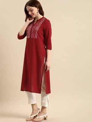 Women maroon geometric yoke design cotton kurta 3