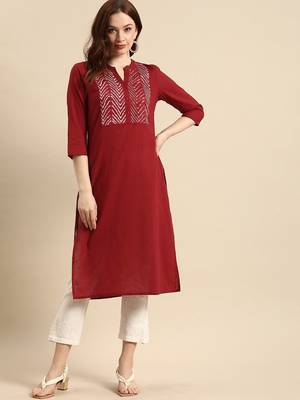Women maroon geometric yoke design cotton kurta 4
