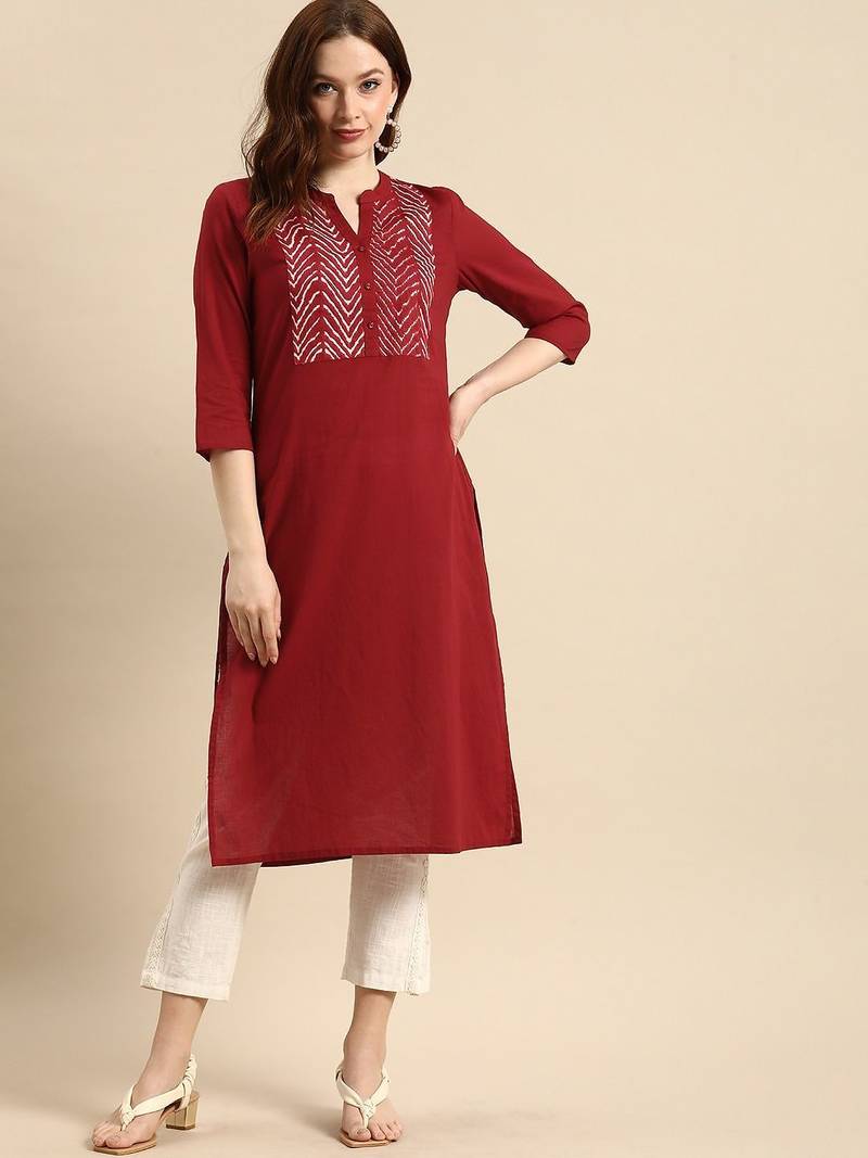 Women maroon geometric yoke design cotton kurta