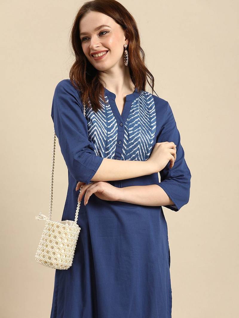 women blue geometric yoke design cotton kurta
