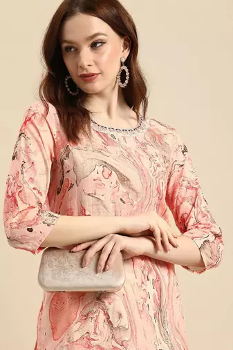 women peach-coloured & red printed cotton kurta