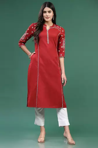 Women ethnic motifs embroidered cotton straight kurta