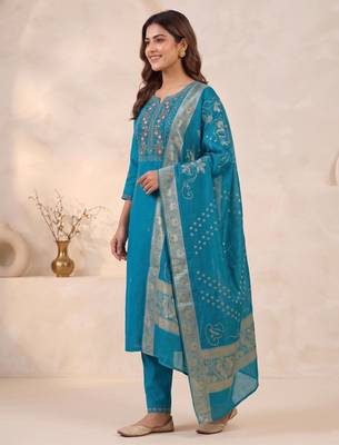 Firozi viscose mango silk kurti pant set with jacquard dupatta 3