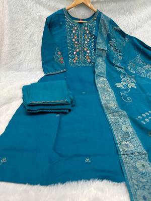Firozi viscose mango silk kurti pant set with jacquard dupatta 4