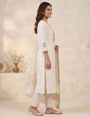 White viscose mango silk kurti pant set with jacquard dupatta 3