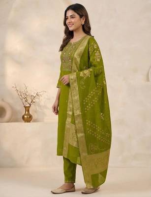 Green viscose mango silk kurti pant set with jacquard dupatta 2