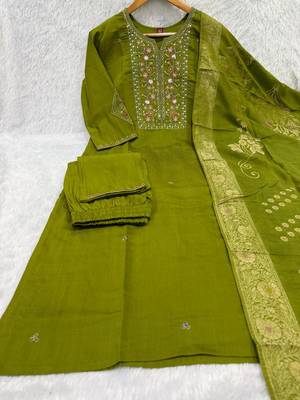 Green viscose mango silk kurti pant set with jacquard dupatta 4