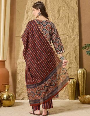 Women Ethnic Motifs Printed Empire  Cotton Kurta with Trouser & With Dupatta 2