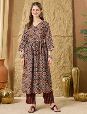 Women Ethnic Motifs Printed Empire  Cotton Kurta with Trouser & With Dupatta 3
