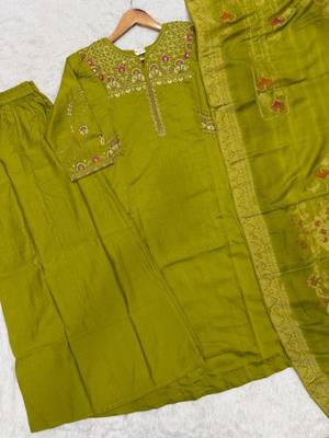 Embroidered green mango silk kurti, plazo & dupatta set 4