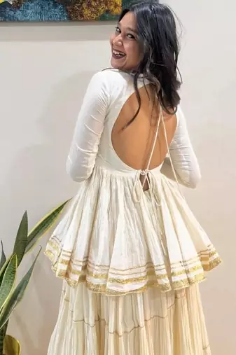NAVRATRI WEAR WHITE COLOR COTTON SOLID LACE BORDER FLARED FREE SIZE STITCH LEHENGA & COTTON BLOUSE FULL STITCHED