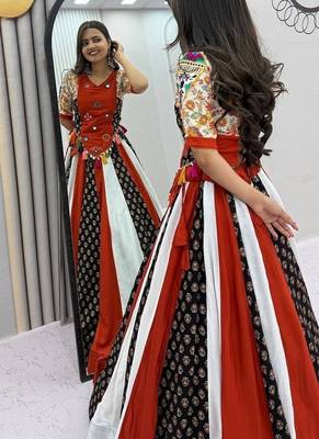 NAVRATRI BLACK-WHITE-RED COTTON SOLID PRINTED FLARED LEHENGA SET 2