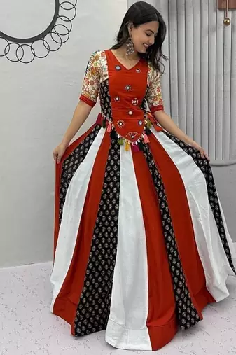 NAVRATRI BLACK-WHITE-RED COTTON SOLID PRINTED FLARED LEHENGA SET