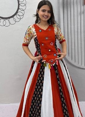 NAVRATRI BLACK-WHITE-RED COTTON SOLID PRINTED FLARED LEHENGA SET 3