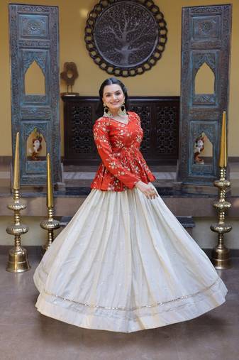 NAVRATRI WHITE-FENTA COSMOS EMBROIDERED ED LEHENGA & BLOUSE