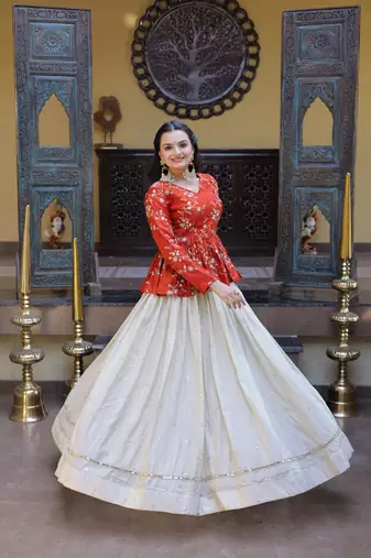 NAVRATRI WHITE-FENTA COSMOS EMBROIDERED ED LEHENGA & BLOUSE