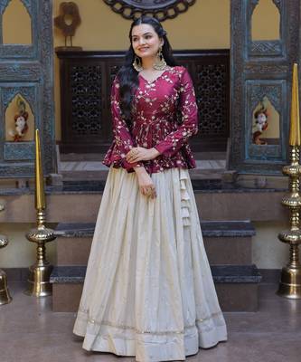 NAVRATRI WHITE-MAGENTA COSMOS EMBROIDERED ED LEHENGA & BLOUSE 1