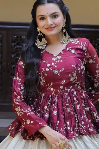 NAVRATRI WHITE-MAGENTA COSMOS EMBROIDERED ED LEHENGA & BLOUSE