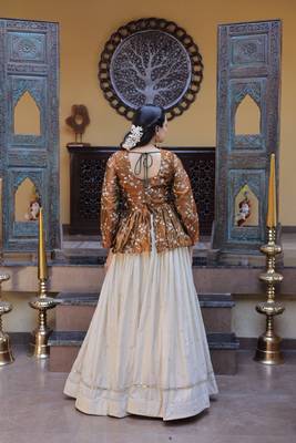 NAVRATRI WHITE-GOLD COSMOS EMBROIDERED ED LEHENGA & BLOUSE 5