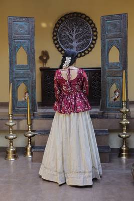 NAVRATRI WHITE-MAGENTA COSMOS EMBROIDERED ED LEHENGA & BLOUSE 4