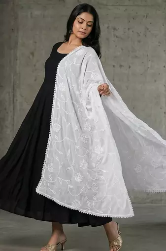 Georgette plain thred work dupatta