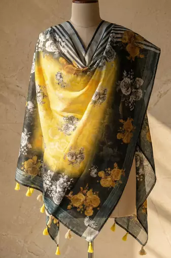 Digital print lilen blend zari dupatta for women and girls to wear on gown chaniya choli kurti etc