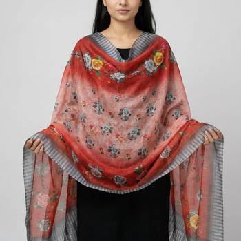 Digital print lilen blend zari dupatta for women and girls to wear on gown chaniya choli kurti etc 2