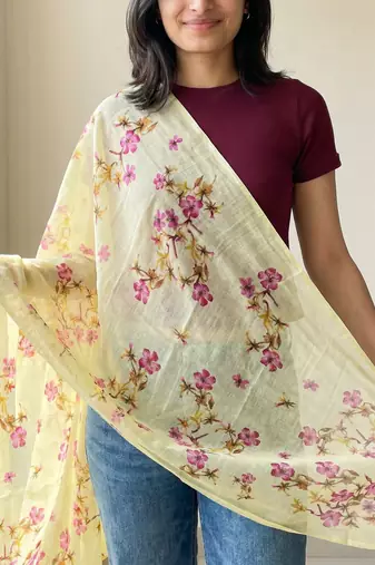 Digital print lilen blend zari dupatta for women and girls to wear on gown chaniya choli kurti etc