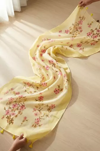 Digital print lilen blend zari dupatta for women and girls to wear on gown chaniya choli kurti etc