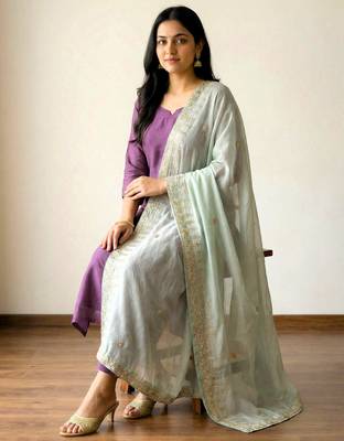 Light green solid colour orgenza silk fabric thred embrodery dupatta 2