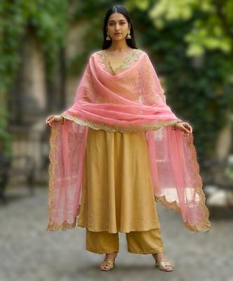 Gajari colour orgenza silk fabric thred sequnce embrodery dupatta 1