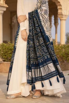 Pure gajji silk bandhani digital print dupatta with lagdi patta pallu with handwork (wedding special) 6