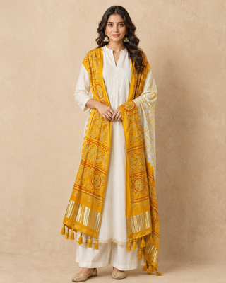 Pure gajji silk bandhani digital print dupatta with lagdi patta pallu with handwork (wedding special) 4