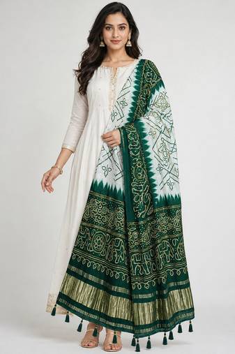 Pure gajji silk bandhani digital print dupatta with lagdi patta pallu with handwork (wedding special)