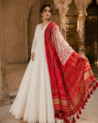 Pure gajji silk bandhani digital print dupatta with lagdi patta pallu with handwork (wedding special) 4
