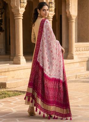 Pure gajji silk bandhani digital print dupatta with lagdi patta pallu with handwork (wedding special) 2