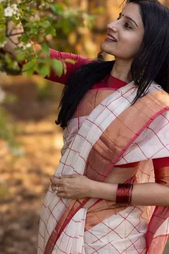 white-red color checks linen cotton blend digital printed sarees