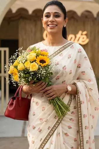 white-pink color linen cotton blend flower digital printed sarees
