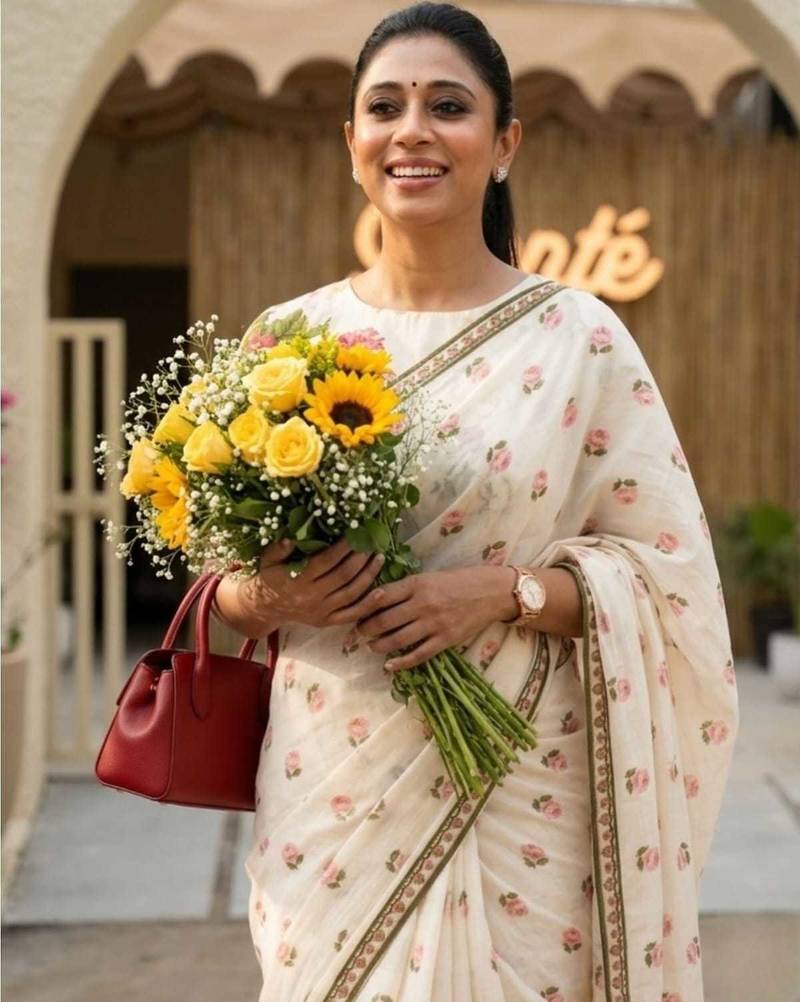 white-pink color linen cotton blend flower digital printed sarees