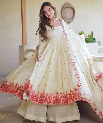 Off white embroidered diamond silk gown set 2