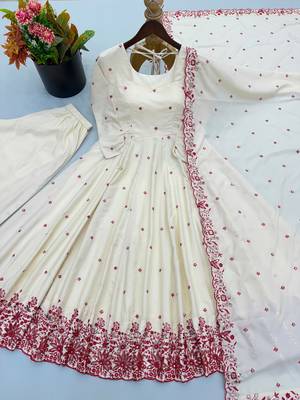 Off white embroidered diamond silk gown set 4