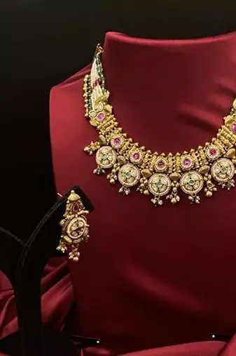 Rivaara heritage kundan necklace